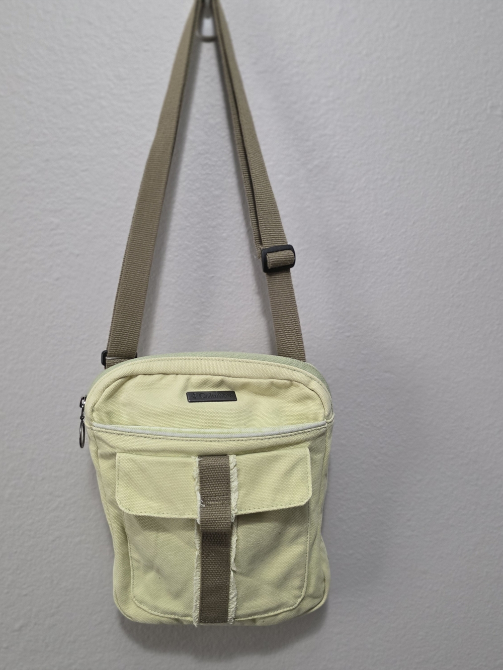 Columbia Light Yellow/Green Crossbody Sling Bag